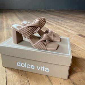 Dolce Vita Pilton Cafe Stella Wedge